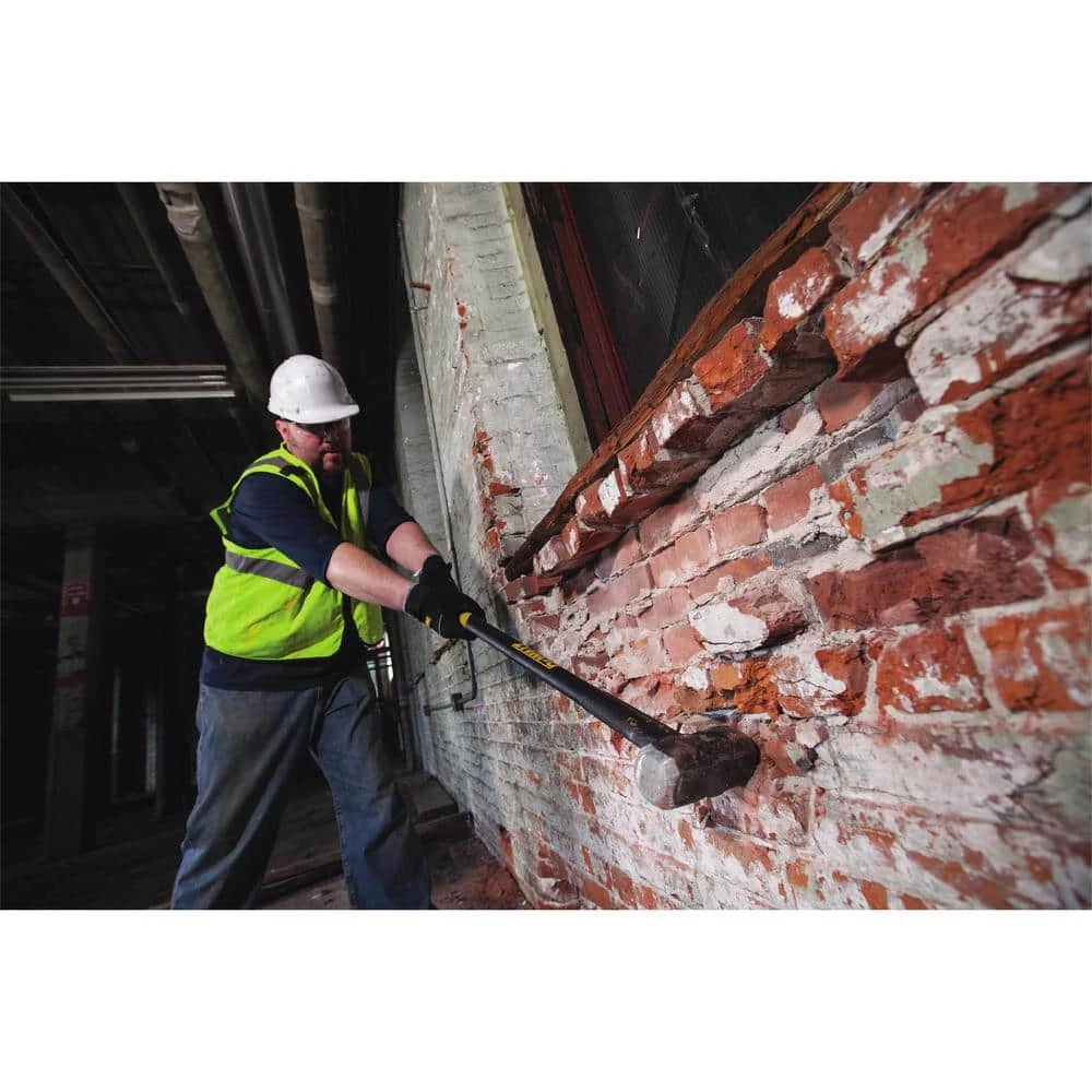 DEWALT 10 lb. Sledge Hammer - Image 9