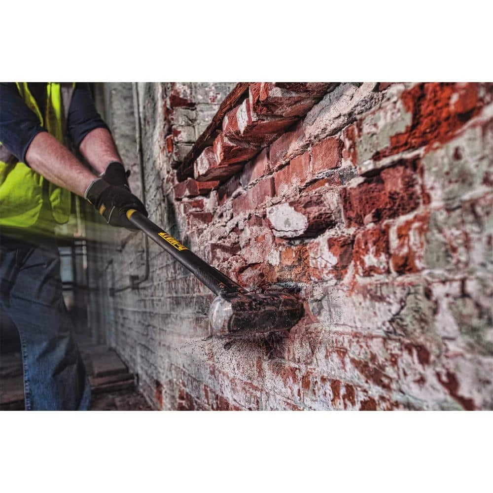 DEWALT 10 lb. Sledge Hammer - Image 10